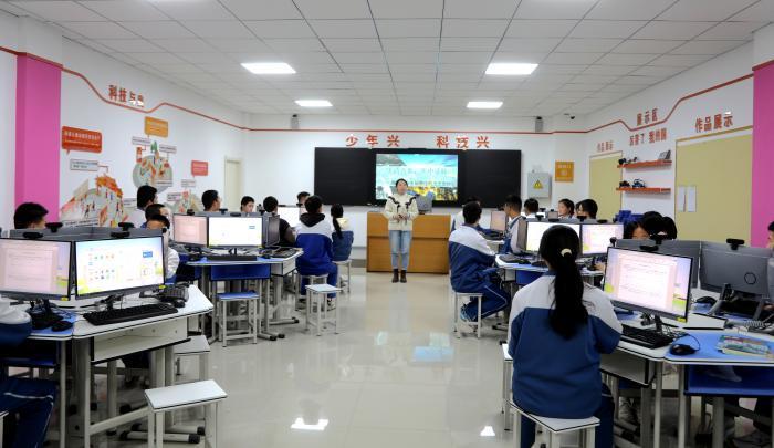 AI赋能新疆兵团教育开启“智能+”