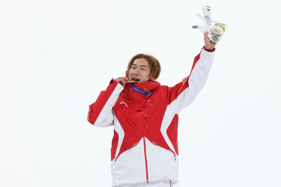 （米兰冬奥会）苏翊鸣夺得单板滑雪男子大跳台铜牌