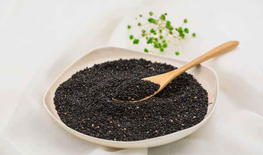 每天吃10～15克黑芝麻 滋补肝肾又补钙