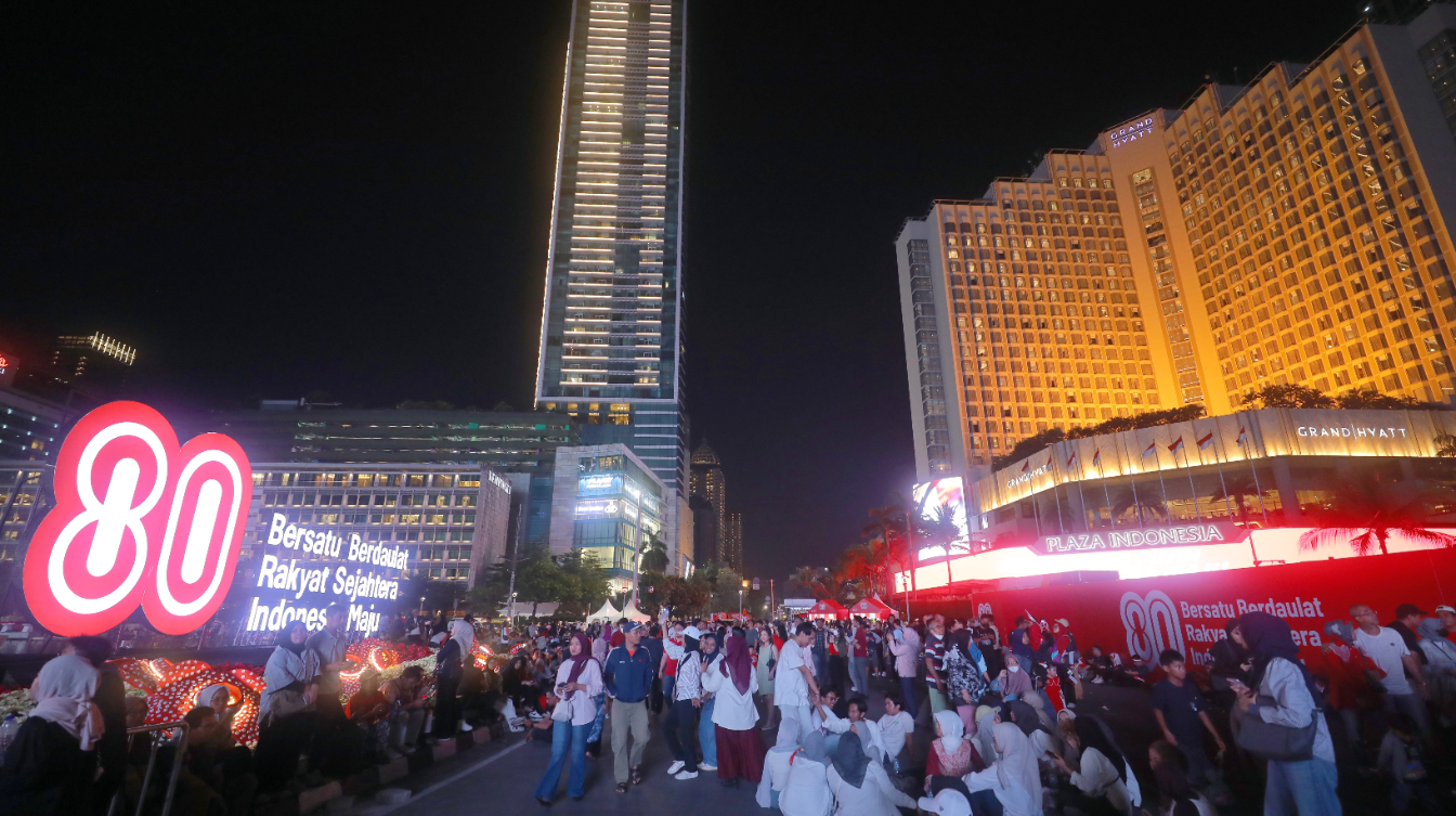 雅加达夜间嘉年华庆祝印尼独立80周年