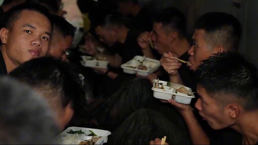 《不凡星辰》MV