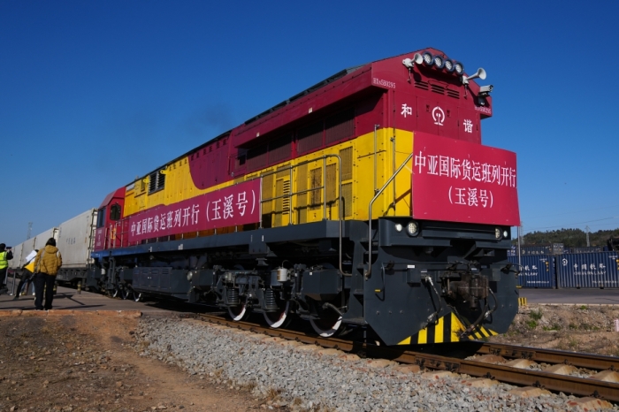 昆明政协委员热议磨憨口岸 建言打通面向东盟“最后一公里”