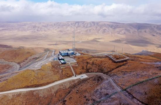 内蒙古锡林郭勒：策马踏雪迎新春