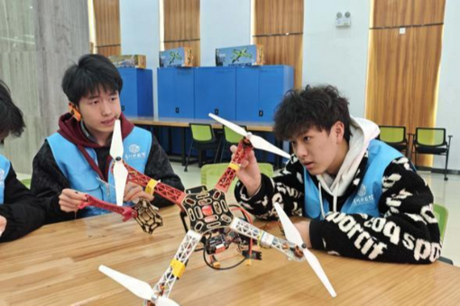 “科技为媒 文化为脉” 中泰青少年感知科技文化魅力